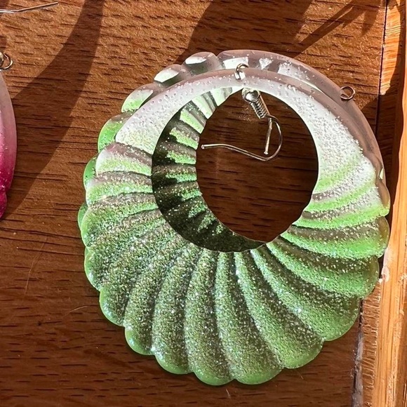 mermaid sparkly green earrings - Picture 2 of 4